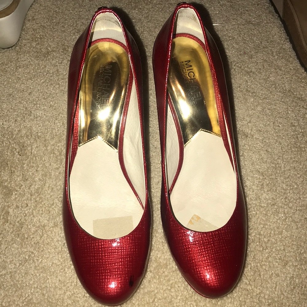 Preloved Shiny red Gorgeous heels 👠 Michael Kors